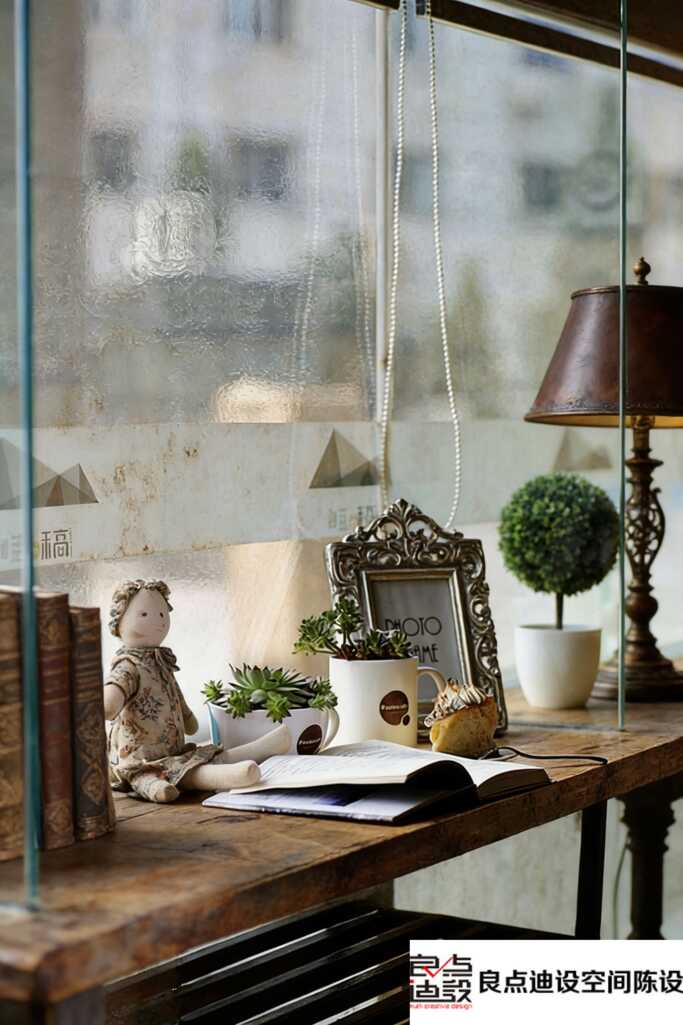 绝了!这家咖啡店装修软装设计直接封神，复古角落拍照根本停不下来!